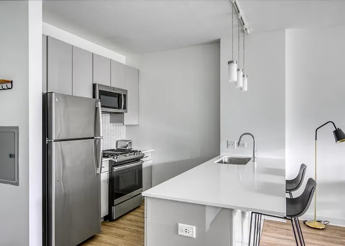 Apartment W Loop 1br W Gym Pool In Heart Of Greektown Chi-533
