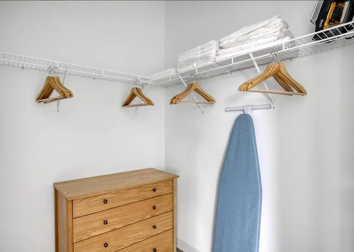 W Loop 1br W Gym Pool In Heart Of Greektown Chi-533 Apartment